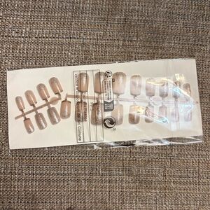 NWT Nails O/S